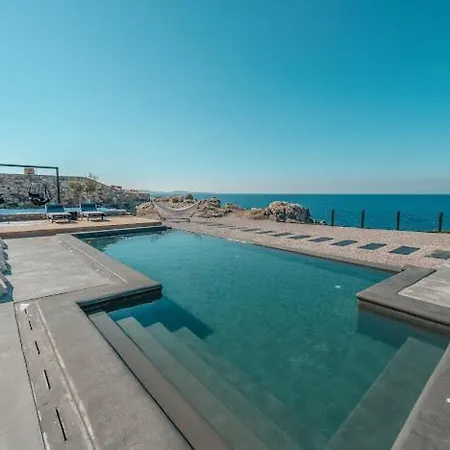 Villa Shark Villa *